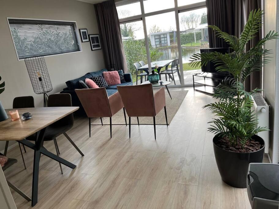 Luxus Chalet Waterfront Lathum Exteriör bild