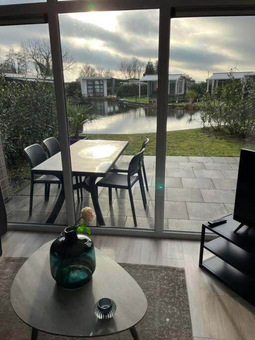 Luxus Chalet Waterfront Lathum Exteriör bild